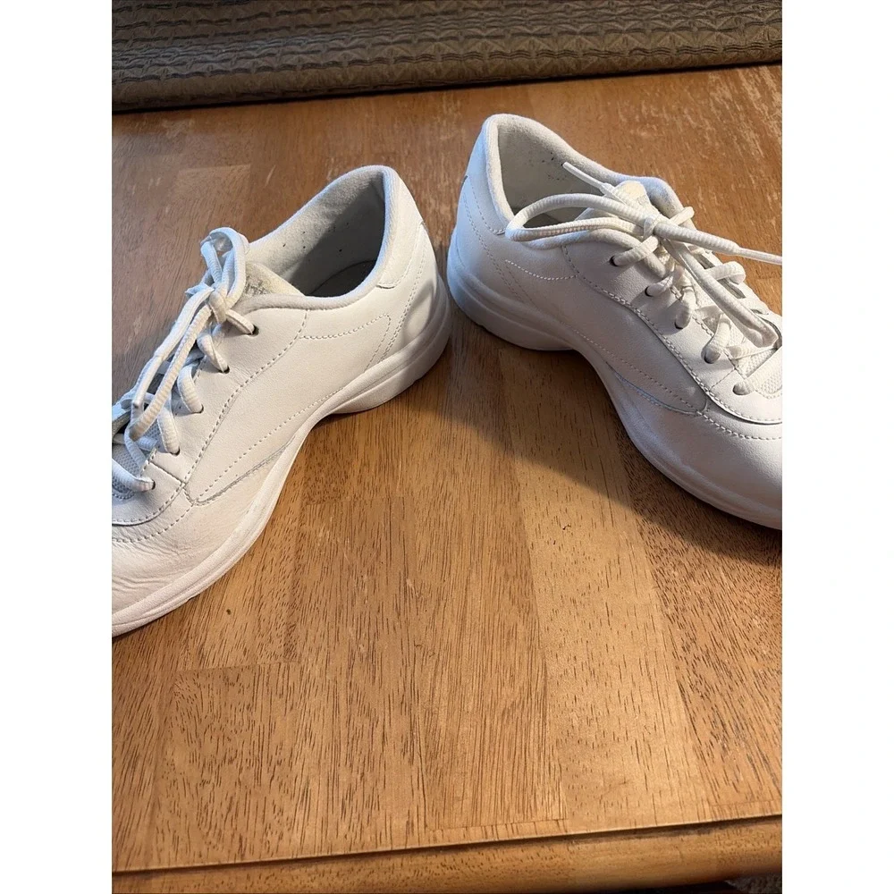 Easy Spirit Tennis Shoes, Women's Shoes Size 7, US 7, Plain White Shoes, Lace Up